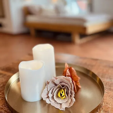 Villanelle - & * Busum