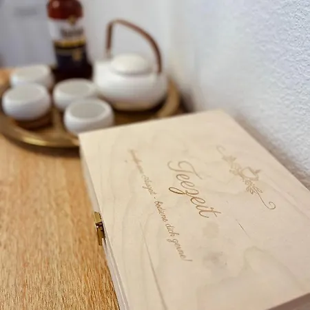 Villanelle - & * Busum