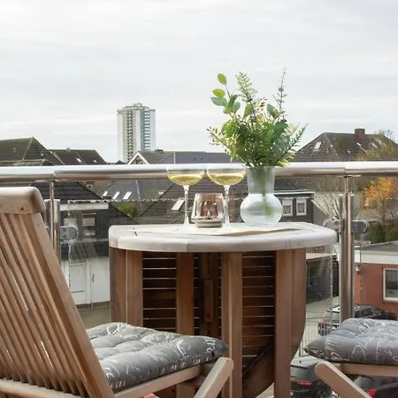 Villanelle - & Apartment *