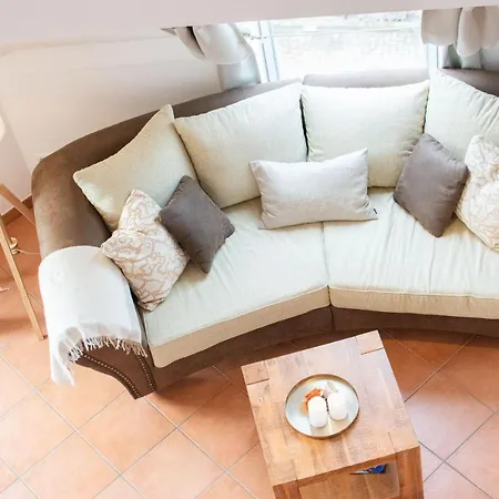 Apartment Villanelle - & *