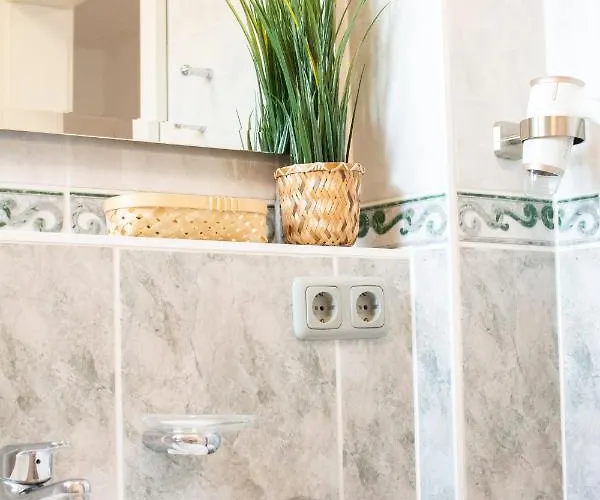 Villanelle - & Appartement *